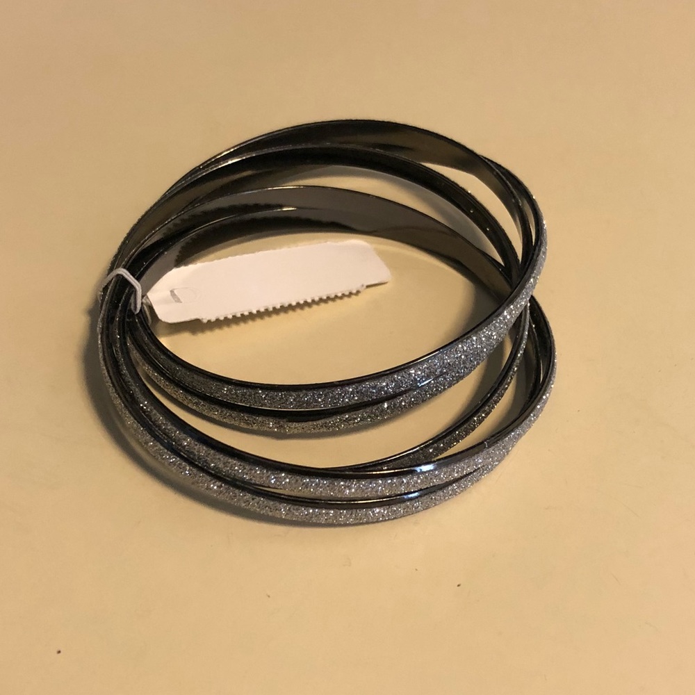 NWT NY&CO sparkle bangle set